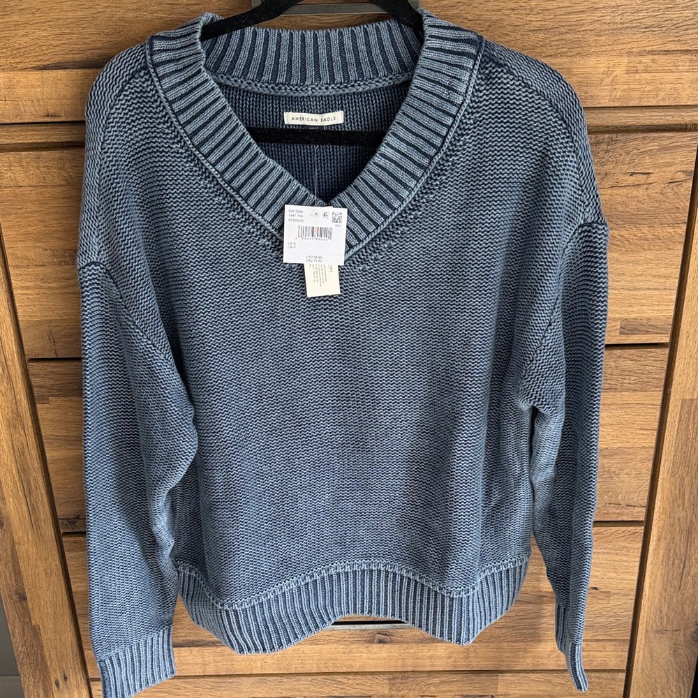 American Eagle Outfitters V-Neck Sweater in Gray